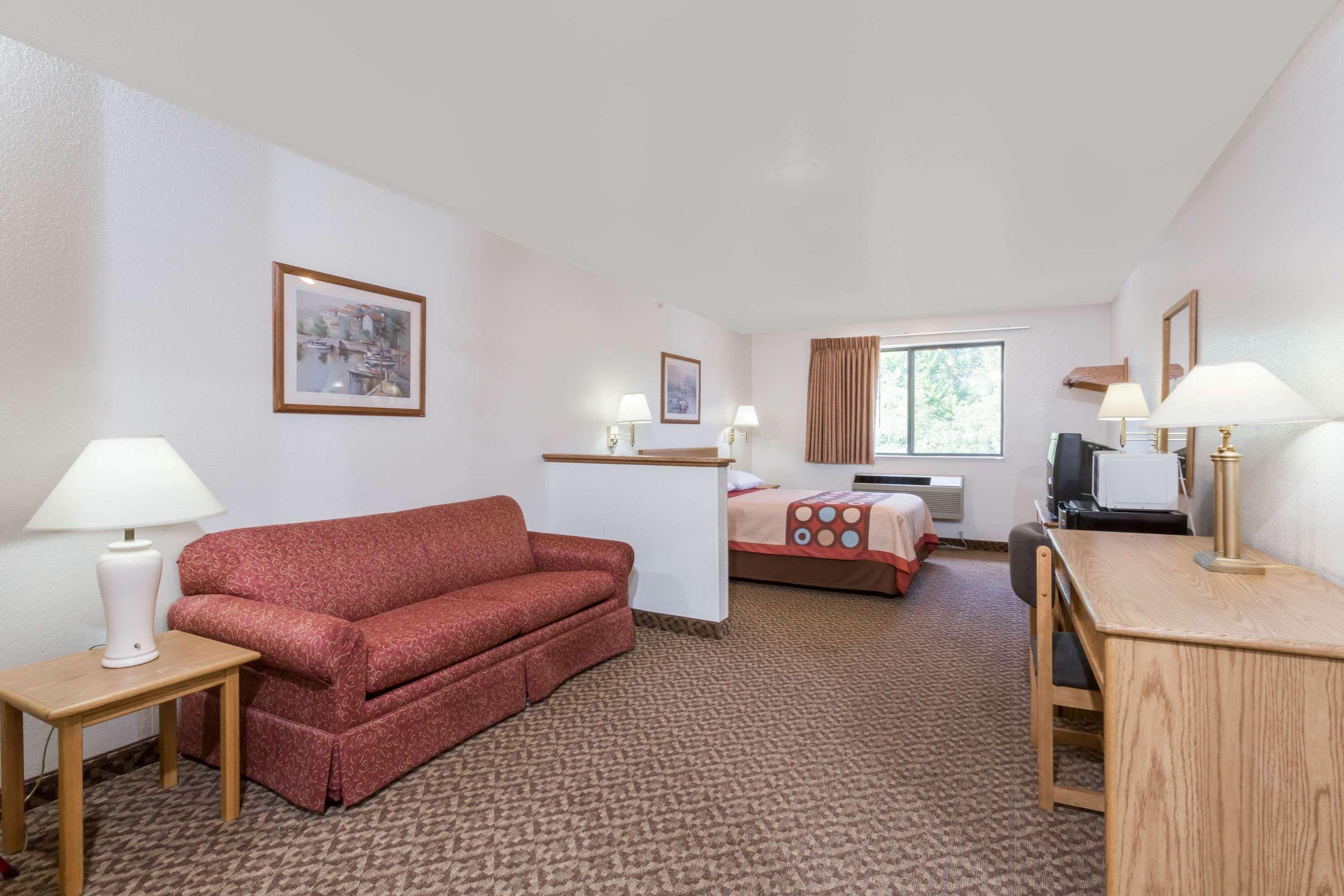 Super 8 By Wyndham Prince Frederick Exterior foto